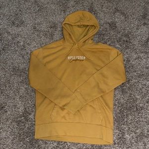 brand: Hollister, Size: medium, Color: mustard yellow